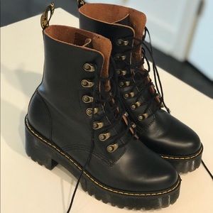 Dr martens Leona like new!!!